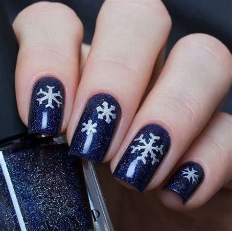 Si dipingono le labbra, mancano gli occhi e fanno anche delle belle unghie. Decorazioni Unghie Natalizie 2017 Idee e Modelli - Simona ...