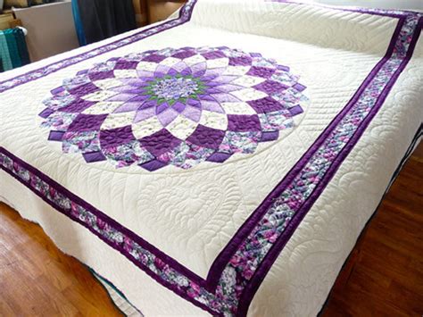 How to make a quilt from beginning to end by diary of a quilter. Giant Patchwork Dahlia Quilt - Pattern Free