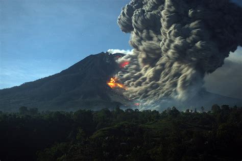 Tbw A Second Indonesian Volcano Erupts Mount Sinabung North Sumatra
