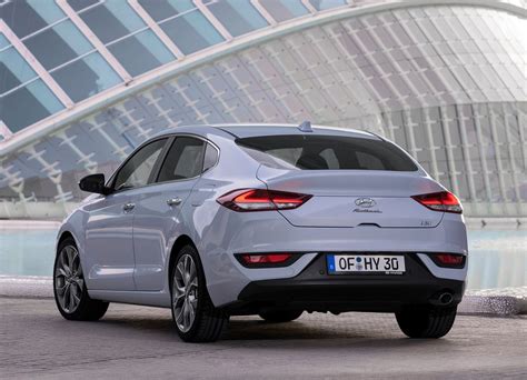 Hyundai I30 Fastback Prijzen Afmetingen Gewicht En Andere