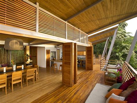 Desain rumah sederhana american style | 5 kamar tidur luas lahan 15 x 45 m. Desain Rumah Kayu Klasik 1 - Desain.id