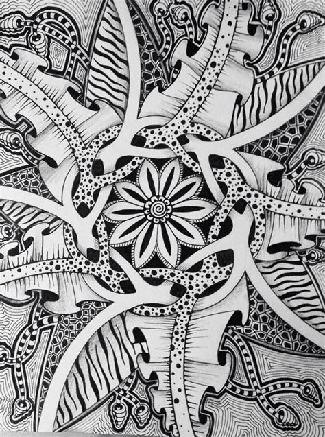 Amazing Zentangle Love The Interwoven Branches In The Middle
