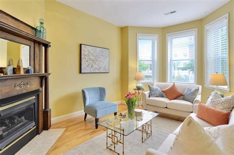 10 Yellow Wall Living Room Decoomo