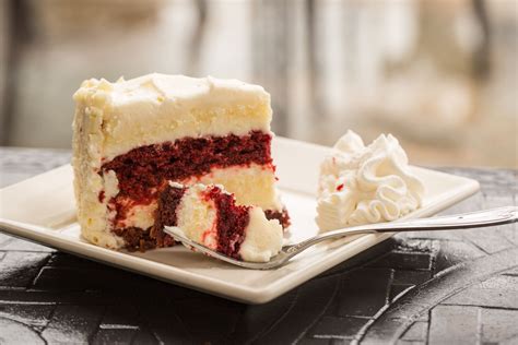 Who S Ready For A Tasty Slice Ultimate Red Velvet Cake Cheesecake Tasty Yummy Delicious