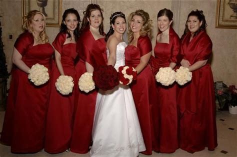 White Wedding Brides Using Apple Red Bridesmaid Dresses What