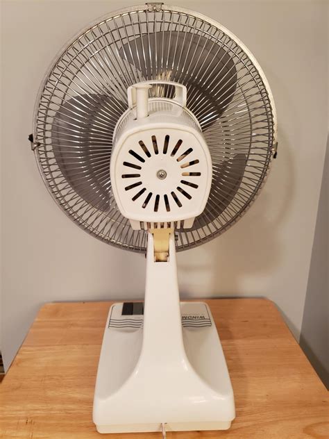 1990s Windmere 12 Oscillating Table Fan Model Df 12 Windmeres Have Such Comically Large