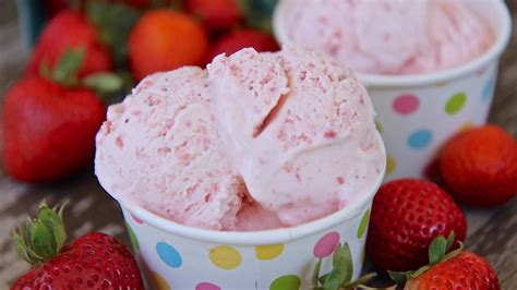 Easy Homemade Strawberry Ice Cream Recipe Divas Can Cook