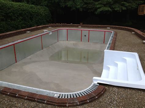 The pool wall is fabricated out of standard 8 x 8 x 16 cinder blocks as shown. Pin on Swimming pool ideas