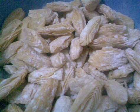 20 manfaat lidah buaya sebagai bahan baku industri farmasi dan kosmetika. a-tamchips: Popiah simpul, kuih tiram dan rempeyek