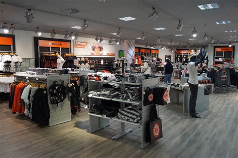 < 100 видео и каналов. Eintracht Frankfurt Fanshop - Einkaufen-Tipp ...