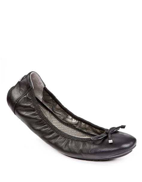 Me Too Halle Ballet Flats With Bow Accent In Black Black Leather Lyst