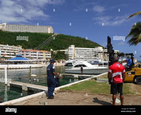 Us Coast Guard Chief Petty Officer Rich Bassin Gives Vessel Removal