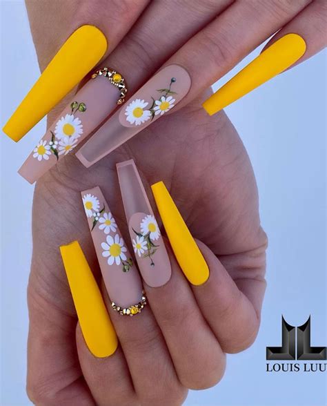 59 Summer Nail Colours And Design Inspo For 2021
