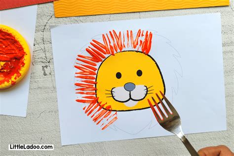 Fork Painted Lion Craft Little Ladoo