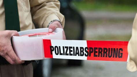 München Polizei Und Lka Einsatz Wegen Scharfer Granate In Ismaning