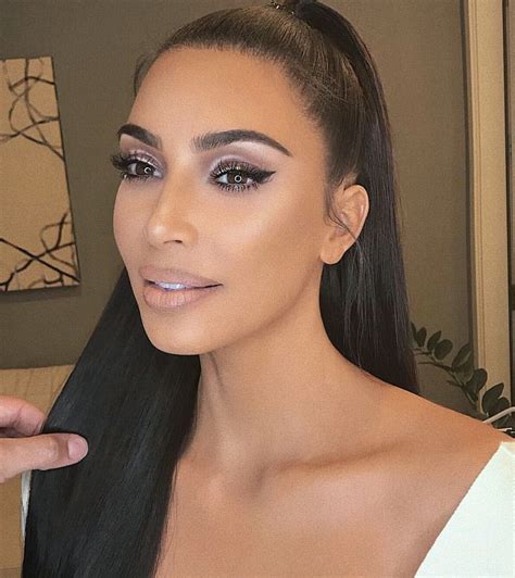 kim kardashian makeup e1evlrm7smdumm the next step is to use a matte highlighter to brighten