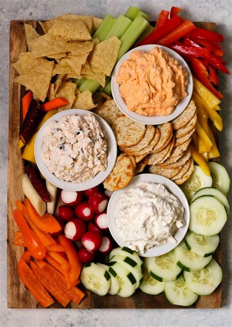 Create A Delicious Appetizer Platter With NEW PHILADELPHIA Dips