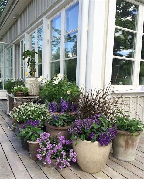 10 Decorating Patio With Potted Plants