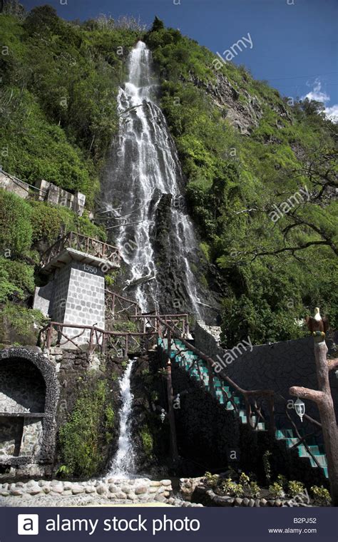¿buscas un hotel en baños de agua santa? Chorrera de la Virgen waterfall in Banos de Agua Santa ...