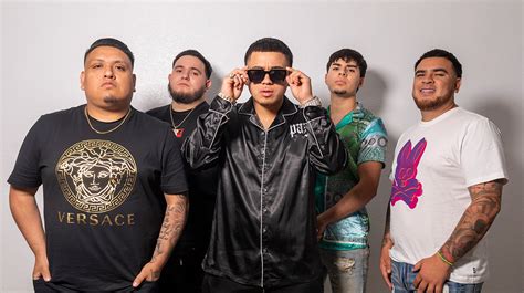Fuerza Regida Feiert Karrierebestes Debüt In Den Hot Latin Songs Charts