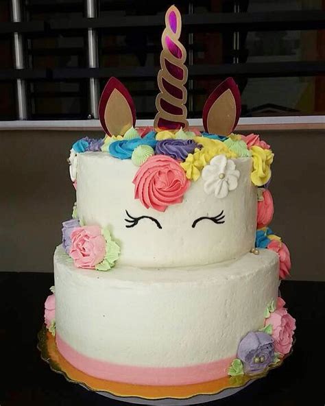 Colores Magia Y Buttercream En Nuestra Torta Especial De Unicornio Vainilla Con Arequipe Y