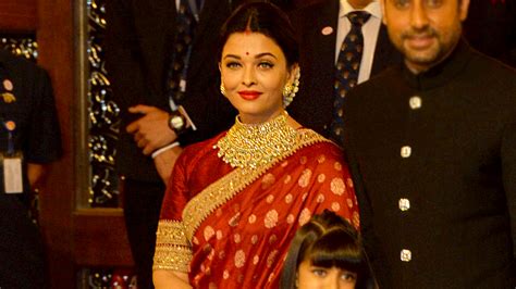Aishwarya Rai Bachchans Red Benarasi Sari Is A Wedding Trousseau Must