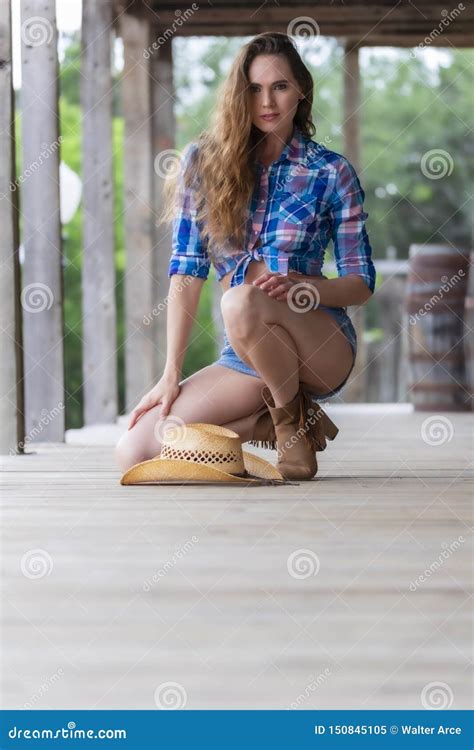 Lovely Brunette Cowgirl Model Posing Outdoors Stock Image Image Of Landscape Makeup