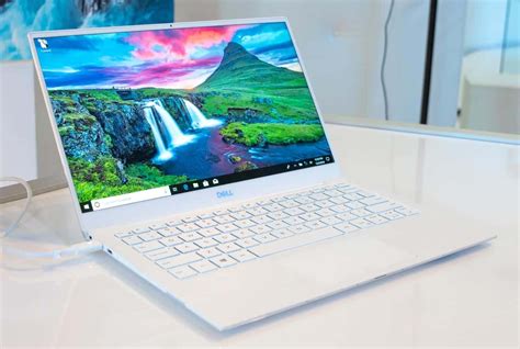 Ces 2019 Dell Xps 13 Features New Color Option Top Mounted Webcam