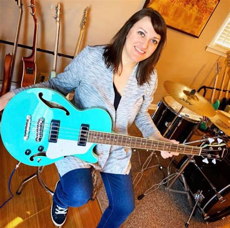 Diary Of A Female Bassist New Gear March 2020 Ibanez Agb260 Semi Hollow Body Bass Short Scale