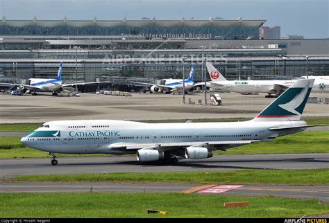 B Hui Cathay Pacific Boeing 747 400 At Tokyo Haneda Intl Photo Id