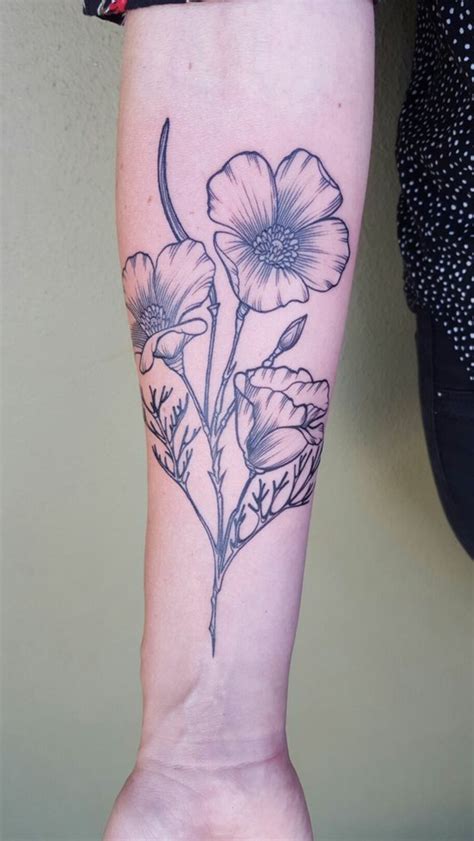 Tatouage bouquet coquelicot / 30 inspirations de tatouages pour le printemps : 1001 + dessins de tatouage fleur et leurs significations