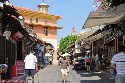 Er fährt den ganzen tag (dauer: Rhodos stad Rhodos | Informatie en tips Rhodos stad