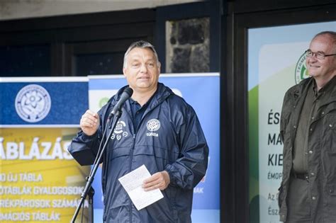 Jeong ji so / jung ziso / хён сын мин / hyun seung min / 현승민. Orbán Viktor a galyatetői turistaközpont átadási ...