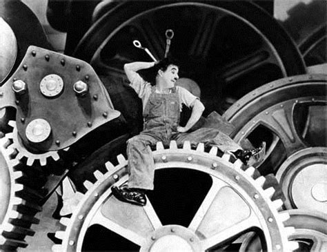 A mensagem do filme tempos modernos é um pouco obscura, mas creio que ela retrata os problemas causados pela pressão que cada pessoa sobre nas organizações. Foto de Charles Chaplin no filme Tempos Modernos - Foto 66 ...