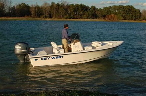 Research Key West Boats Bay Reef Center Console Boat On Iboats Com