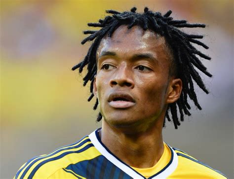 The colombia and juventus winger photographed with his beautiful wife melissa botero and their children inside the couple's happy home in turin, italy. Cuadrado se casa por lo civil en Barranquilla antes de ...