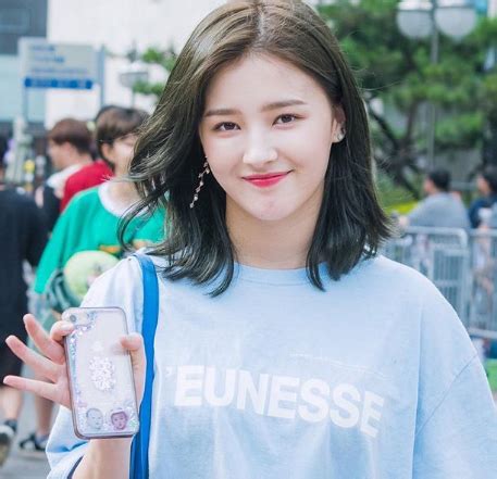 Nancy jewel mcdonie (born april 13, 2000), known professionally as nancy (korean: Nancy Momoland - Celeb Hungry