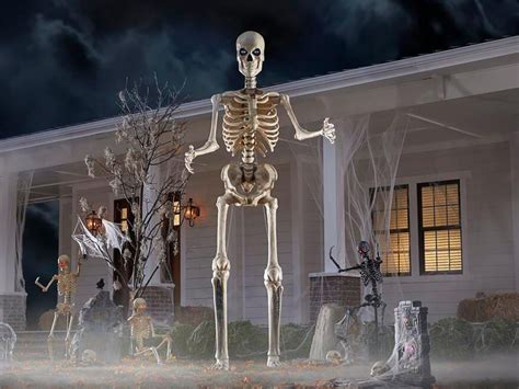 Hes A Big Boy How To Get The 12 Foot Tall Home Depot Skeleton With