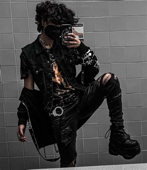 Quinncrowleyy On Insta Punk Style Outfits Edgy Outfits Alternative