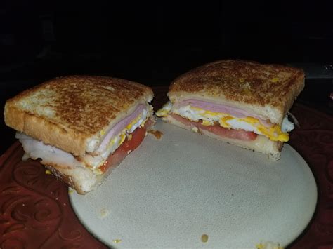 Ham and swiss on sourdough. Ham And Swiss On Sourdough / Toasted Sourdough Ham And ...