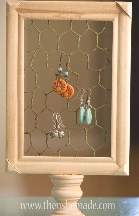 41 Genius Rustic Decor Ideas Made With Chicken Wire Diy Earring Holder