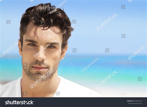 Handsome Man Romance Bilder Stockfotos Und Vektorgrafiken Shutterstock