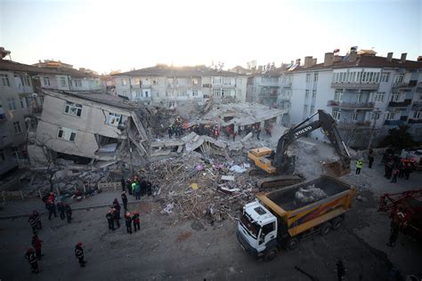 Turkey Boosts Earthquake Preparedness In Istanbul After Deadly Disaster