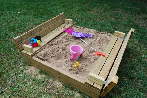 Recycled Pallet Sandbox for Kids | Pallet Wood Projects