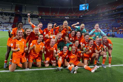 30 видео 306 просмотров обновлен 6 июл. WK Finale: Nederland - Verenigde Staten - TivoliVredenburg