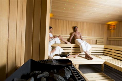 Saunas A Secret To Longevity Baza Medical
