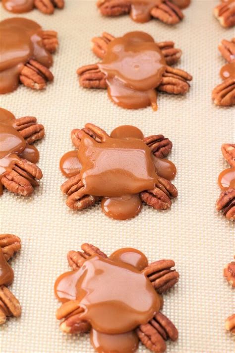 Easy Chocolate Caramel Pecan Turtles My Recipe Treasures