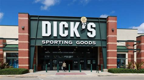 Dick S Sporting Goods Is Having A One Day Flash Sale And You Can Get Up To 60 Off Nike The