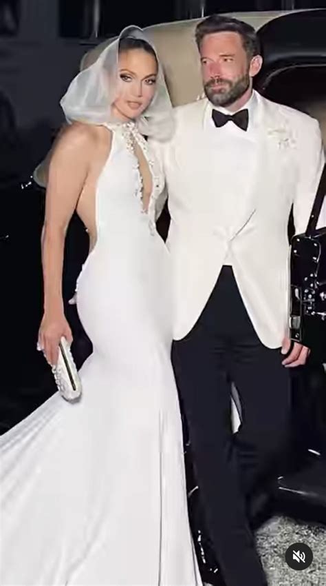 Jennifer Lopez Condivide Foto Mai Viste Dell Abito Da Sposa Ralph