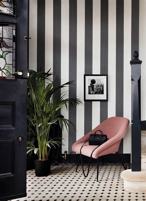 Cool Rooms With Striped Wallpaper References